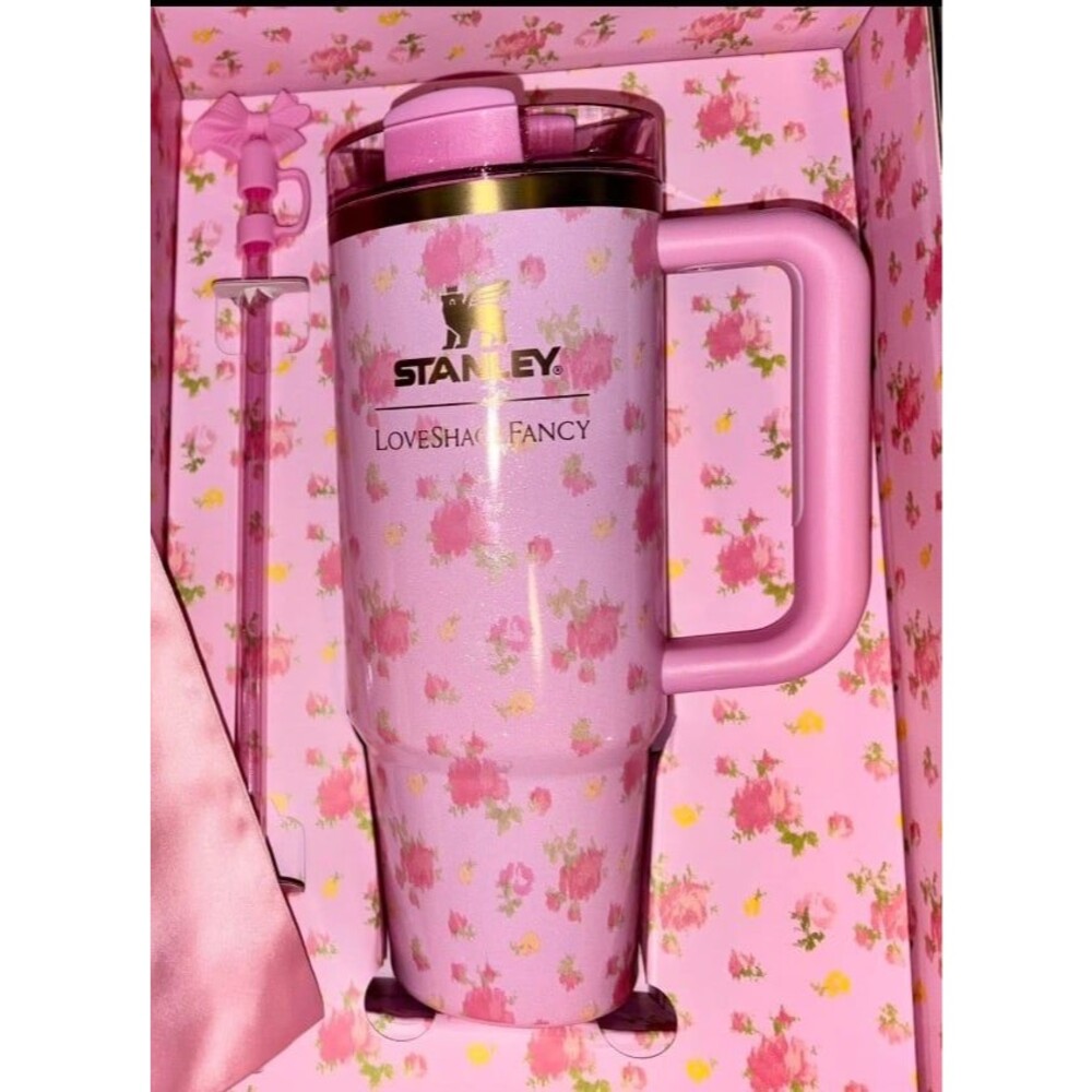 STANLEY x LOVESHACKFANCY QUENCHER H2.0
FLOWSTATE TUMBLER 40 OZ IBIZA SUNSET